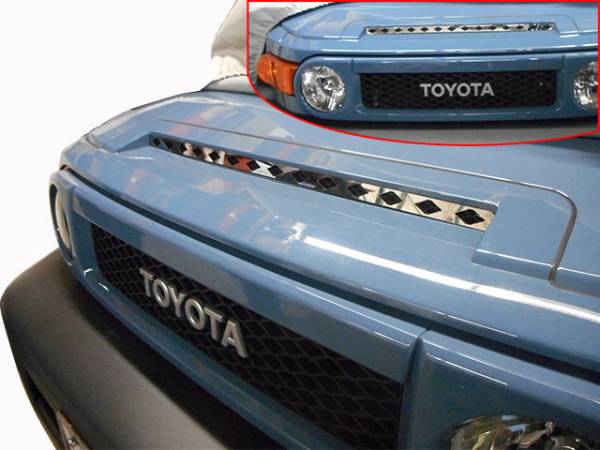 QAA - SG27142 Stainless Steel Grille Accent 1Pc 2007-2010 Toyota FJ Cruiser QAA