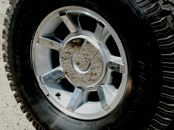 QAA - HV43019 Stainless Steel Wheel Skin Accent 36Pc 2003-2009 Hummer H2 QAA