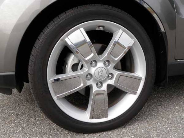 QAA - WSK10830 Stainless Steel Wheel Skin Accent 40Pc 2010-2013 Kia Soul QAA