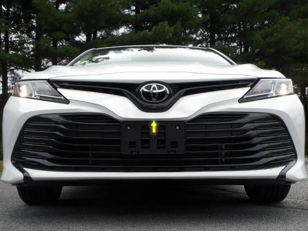 QAA - SG18130 Stainless Steel Grille Accent 1Pc 2018-2024 Toyota Camry QAA