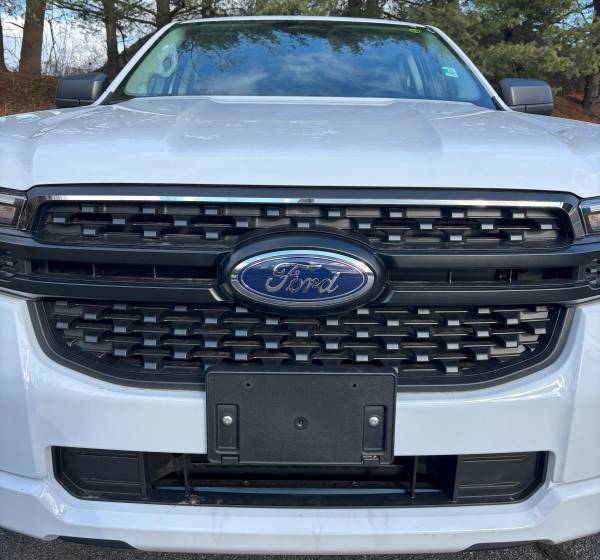 QAA - SG64345 Stainless Steel Grille Accent 1Pc 2024-2025 Ford Ranger QAA